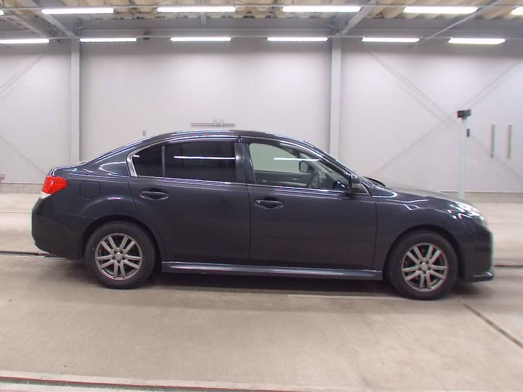 SUBARU LEGACY B4