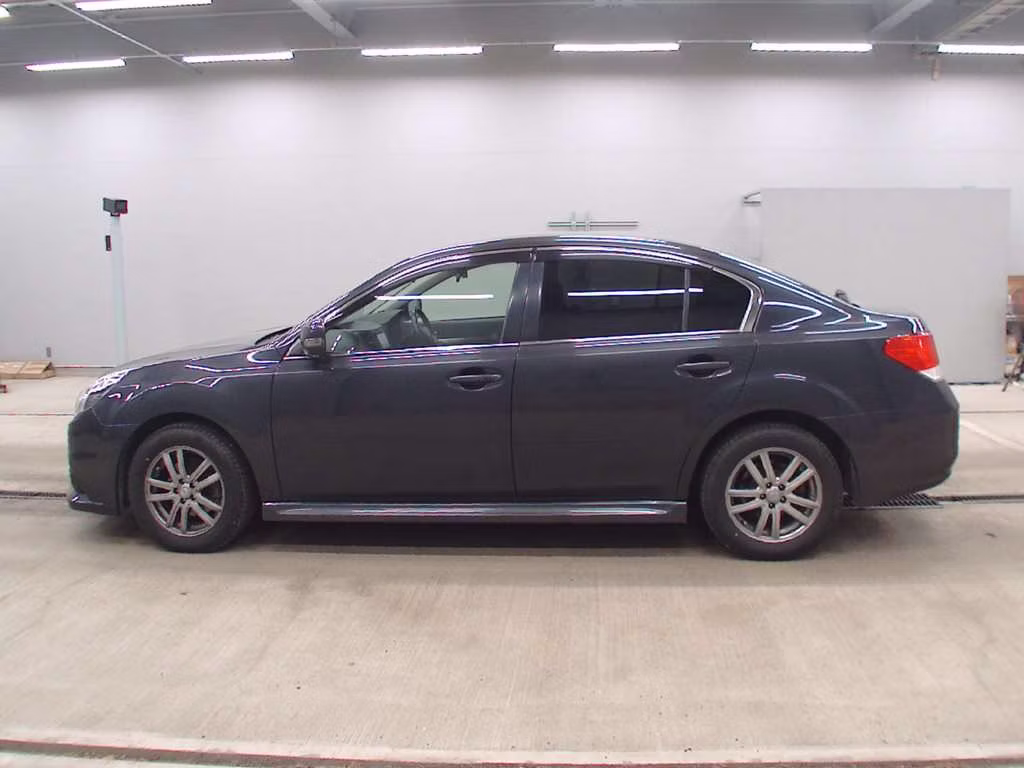 SUBARU LEGACY B4