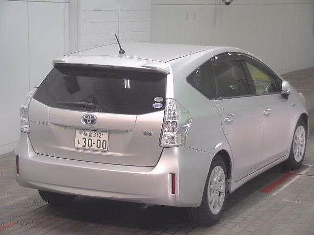 TOYOTA PRIUS ALPHA