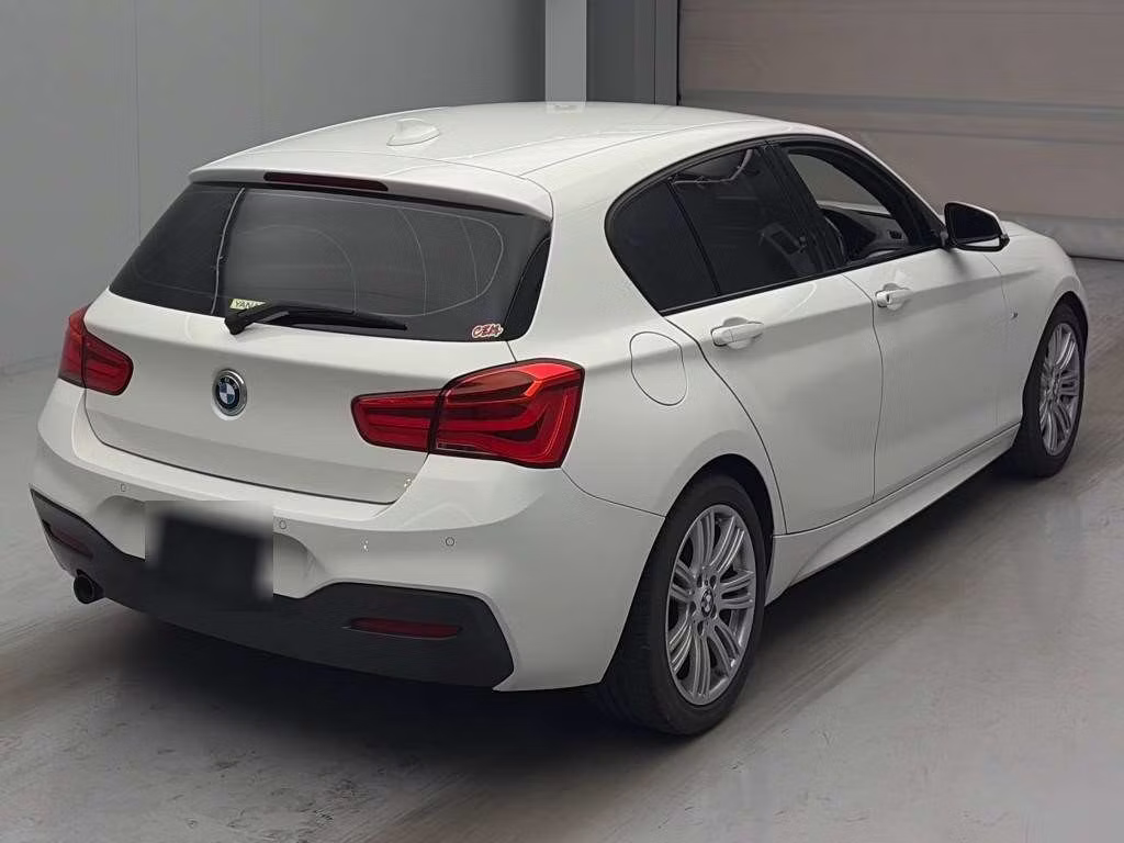 BMW 1-SERIES