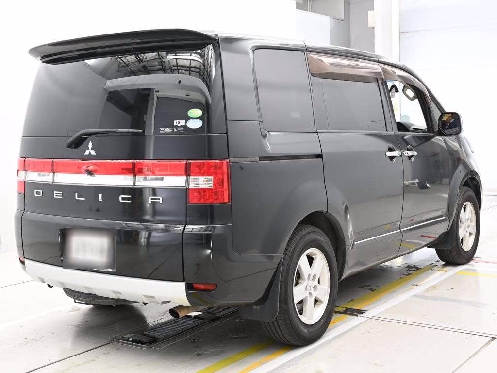 MITSUBISHI DELICA D:5