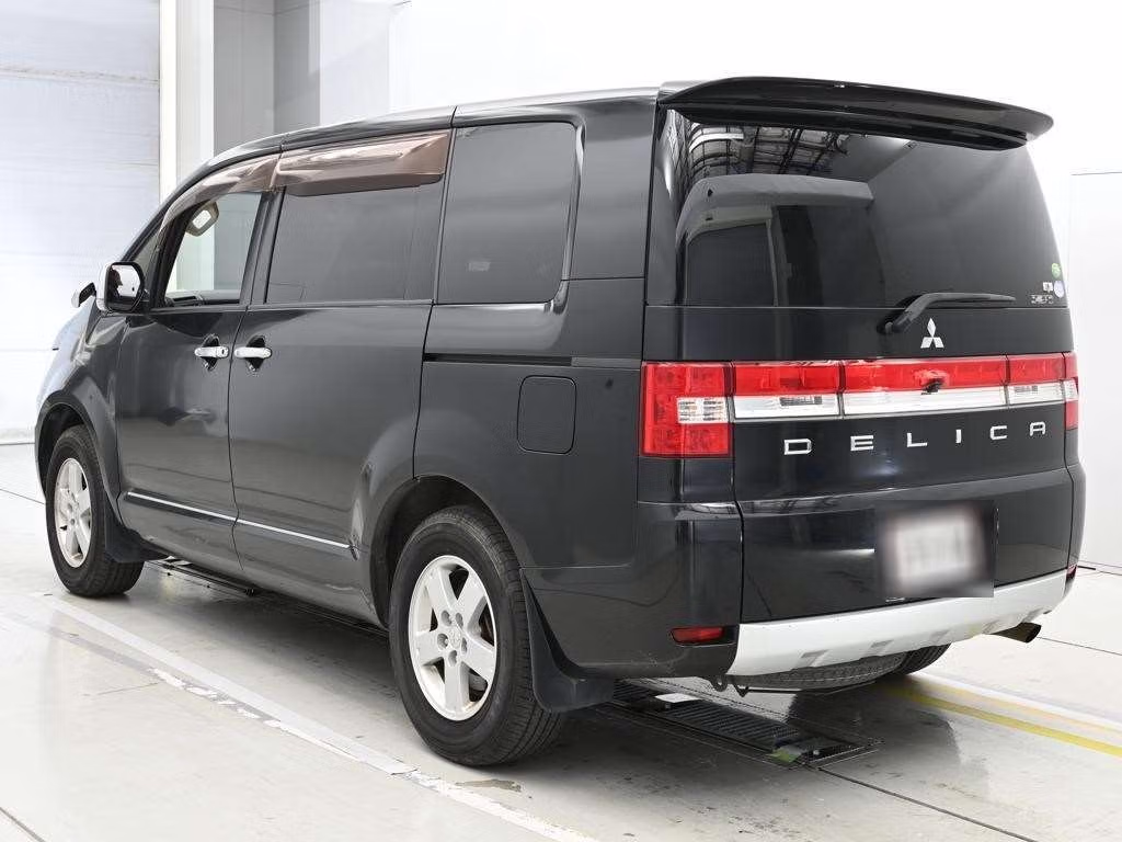 MITSUBISHI DELICA D:5