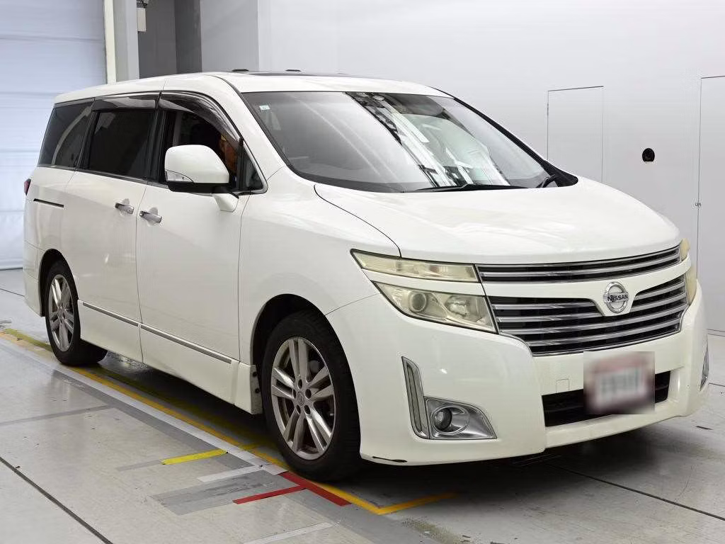 NISSAN ELGRAND