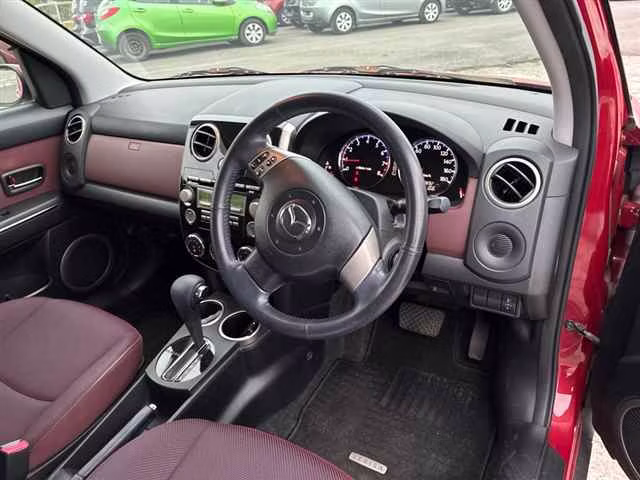 MAZDA VERISA