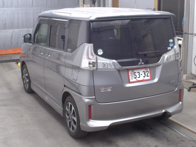 MITSUBISHI DELICA D:2