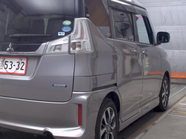 MITSUBISHI DELICA D:2