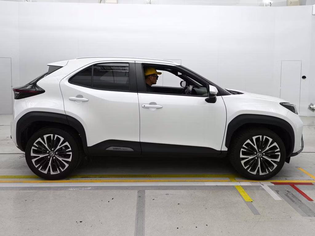 TOYOTA YARIS CROSS