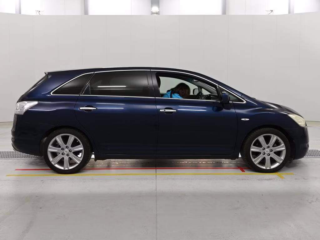 TOYOTA MARK X ZIO