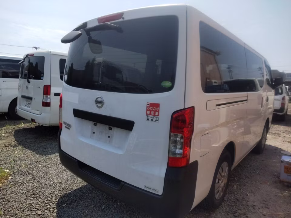 NISSAN NV350 CARAVAN