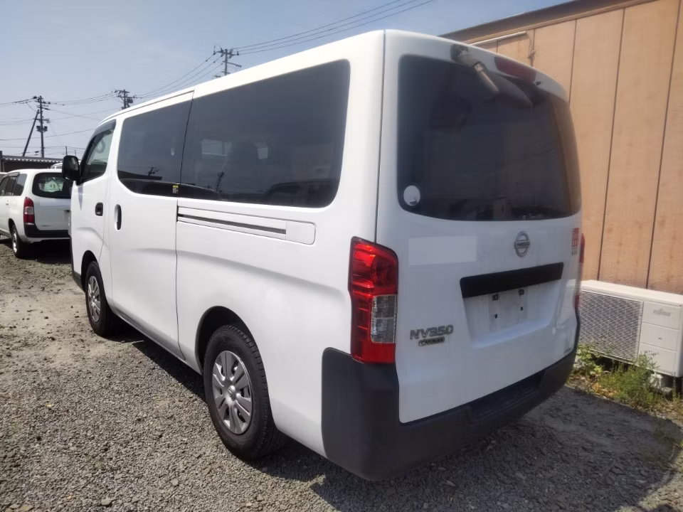 NISSAN NV350 CARAVAN