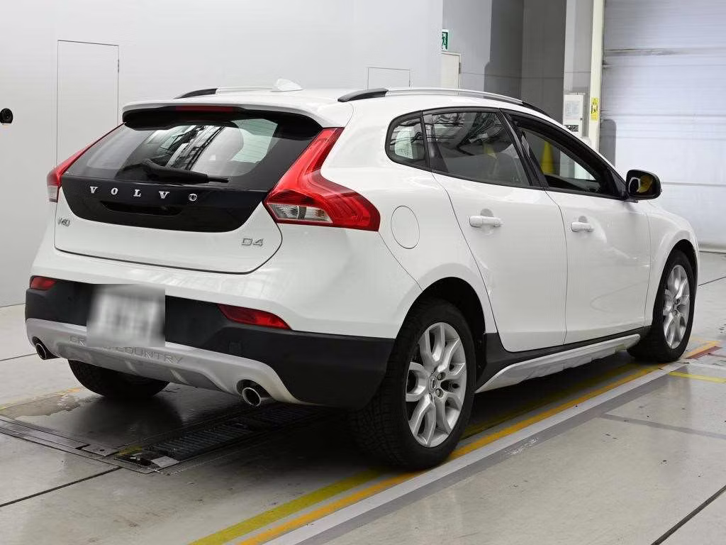VOLVO V40