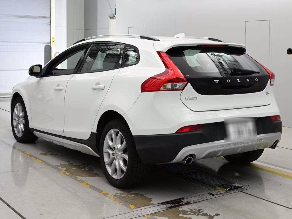 VOLVO V40