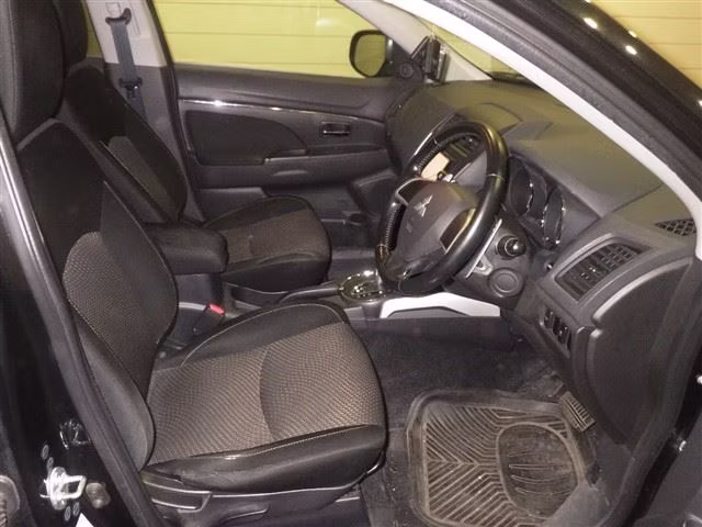 MITSUBISHI RVR