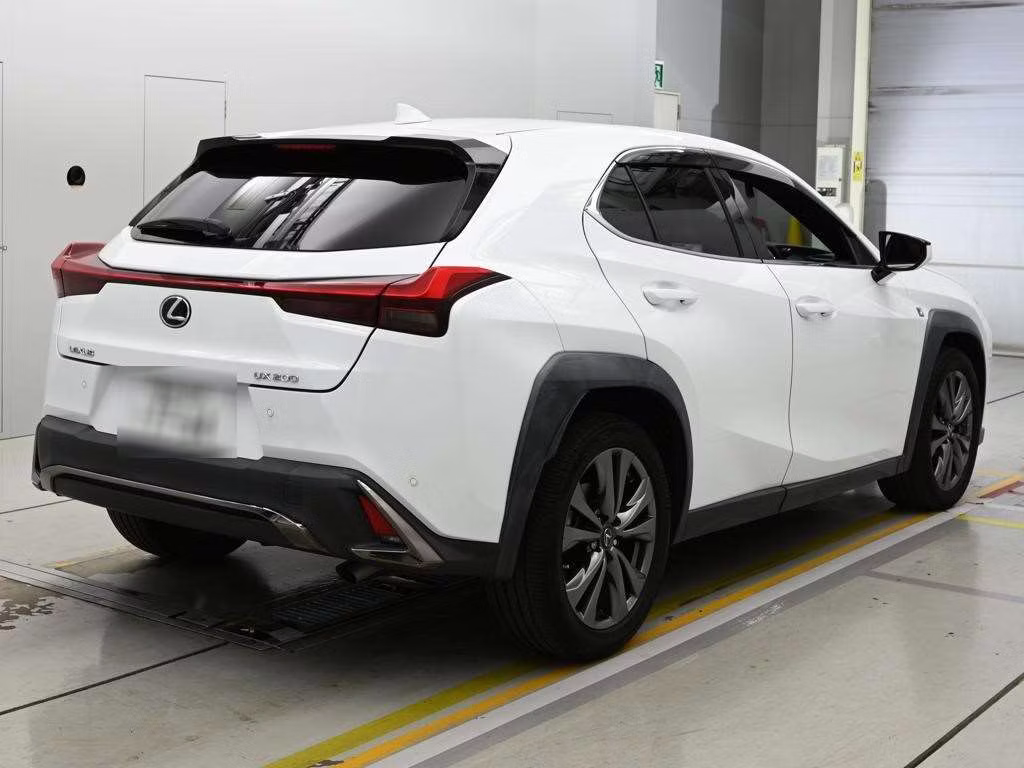 LEXUS UX200