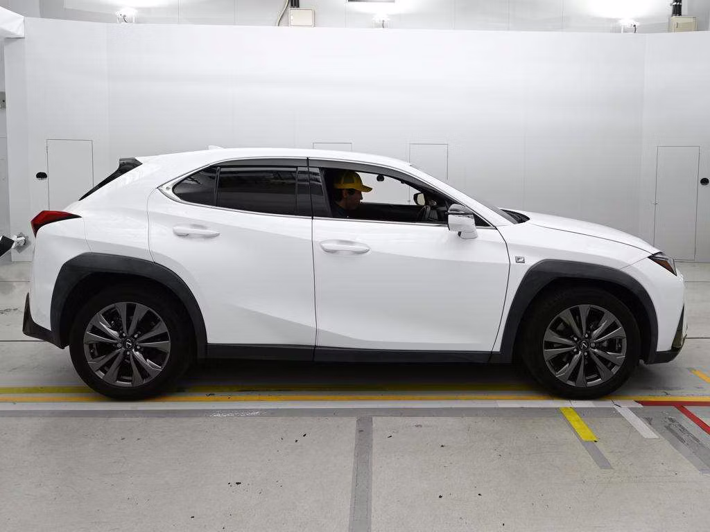 LEXUS UX200