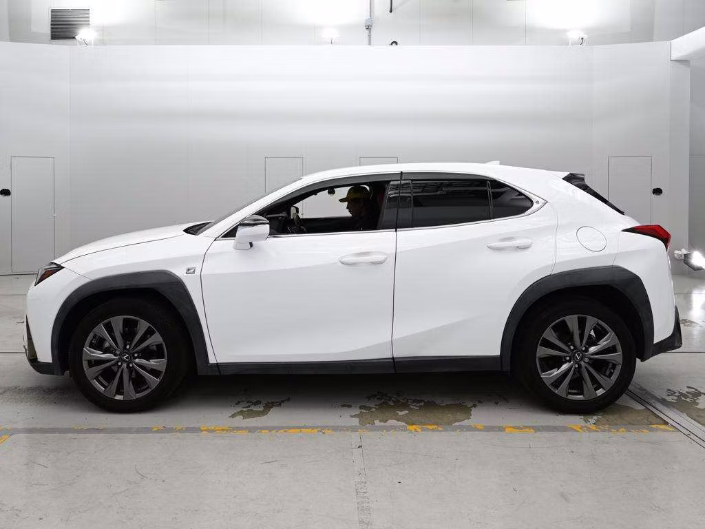 LEXUS UX200