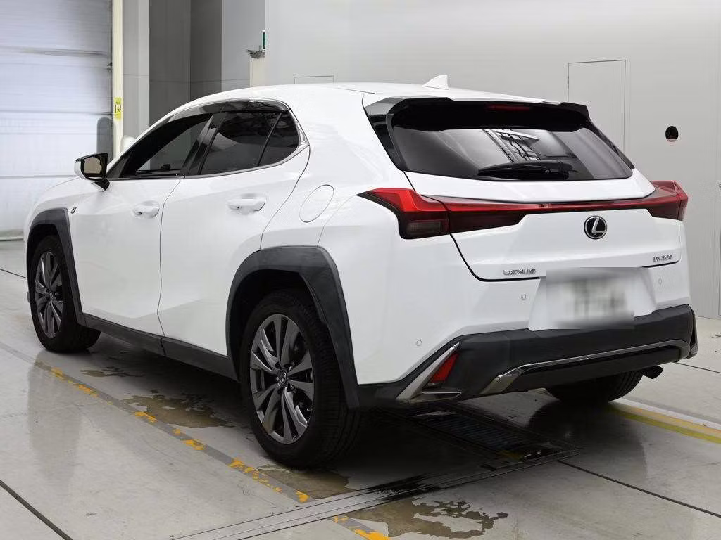 LEXUS UX200