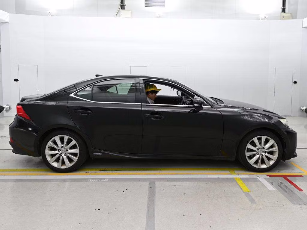 LEXUS IS300H