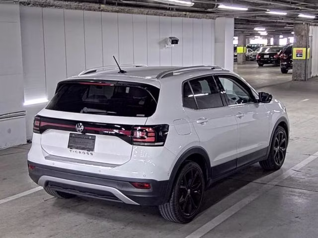 VOLKSWAGEN T-CROSS