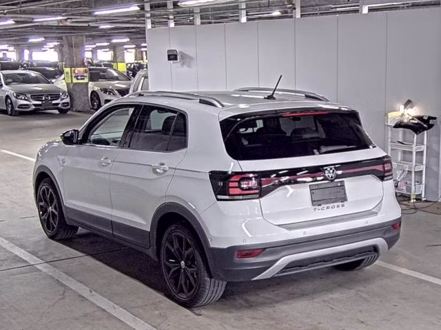 VOLKSWAGEN T-CROSS