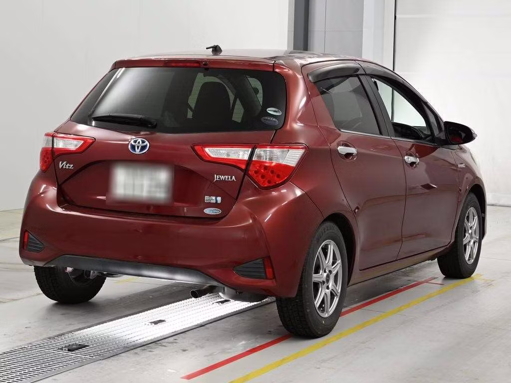 TOYOTA VITZ