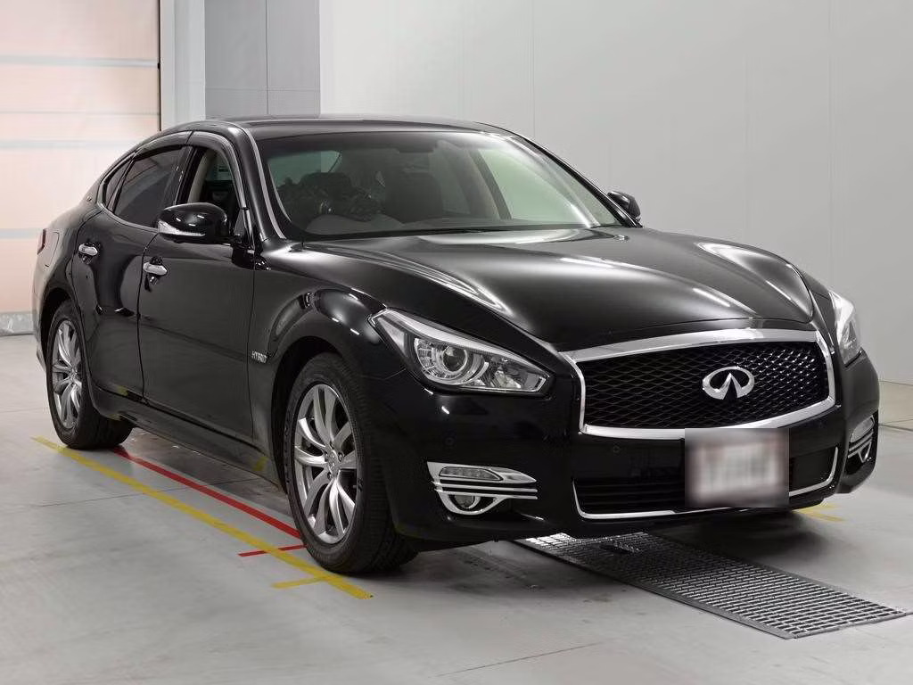 NISSAN FUGA