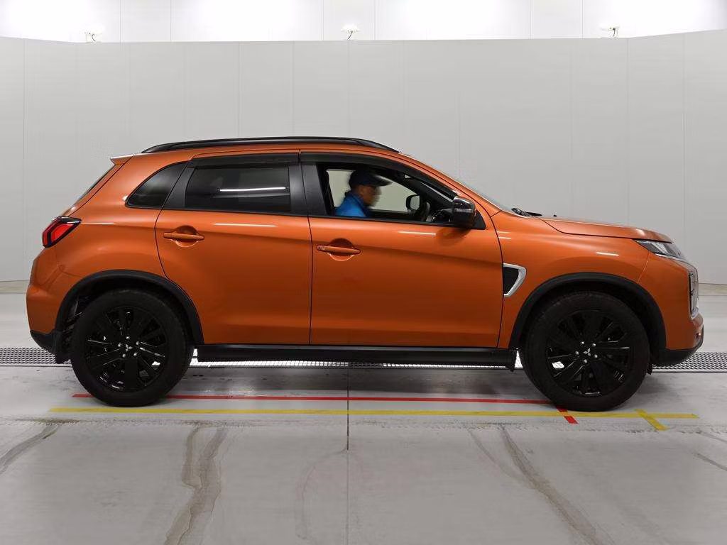 MITSUBISHI RVR