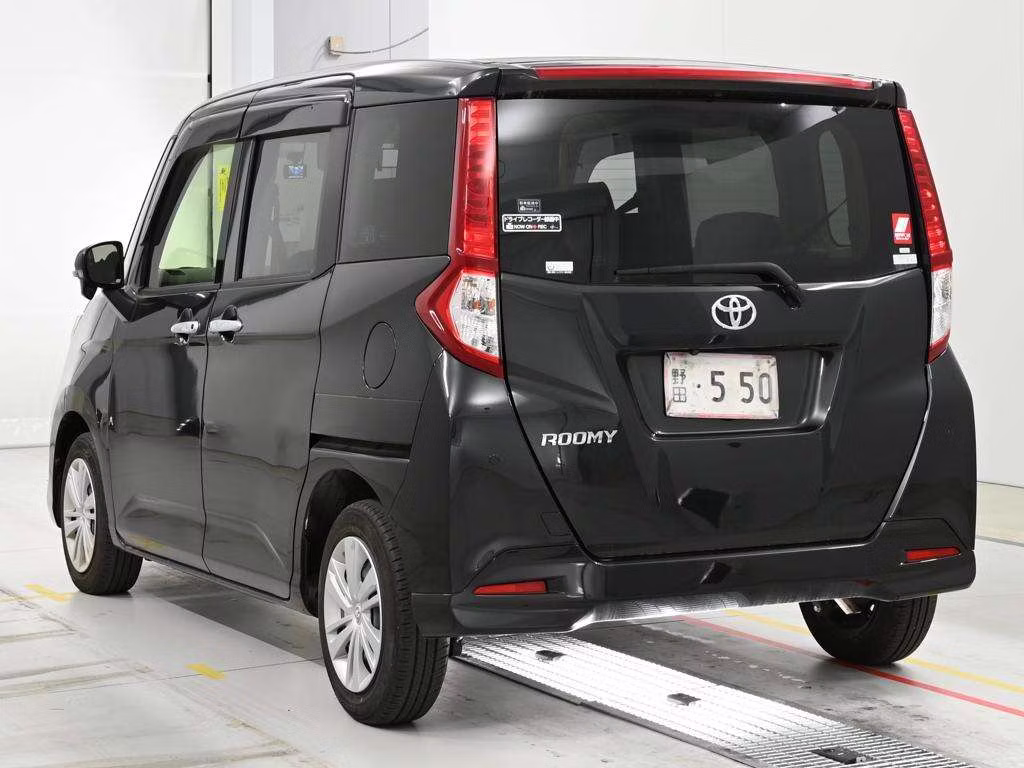 TOYOTA ROOMY