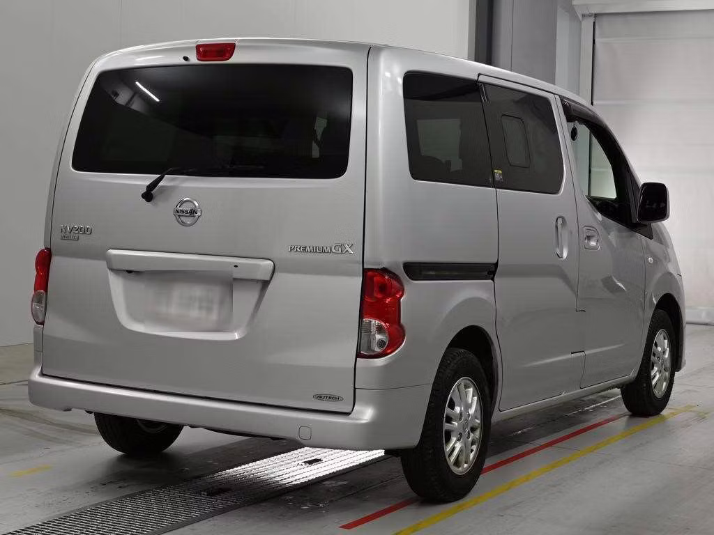 NISSAN NV200