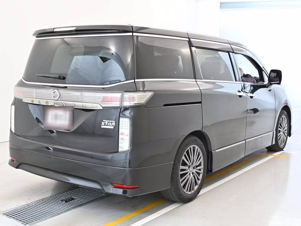 NISSAN ELGRAND