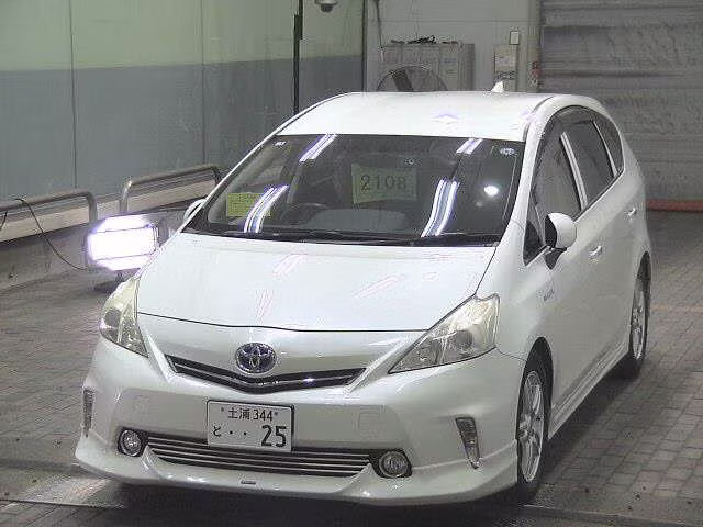 TOYOTA PRIUS ALPHA