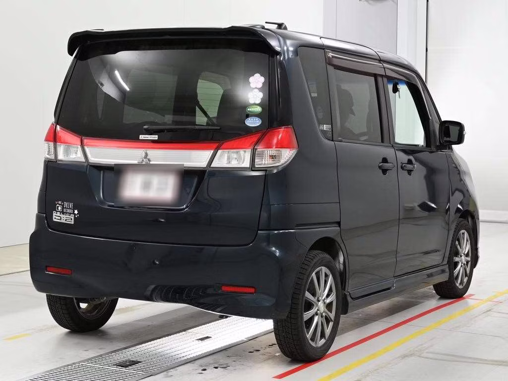 MITSUBISHI DELICA D:2