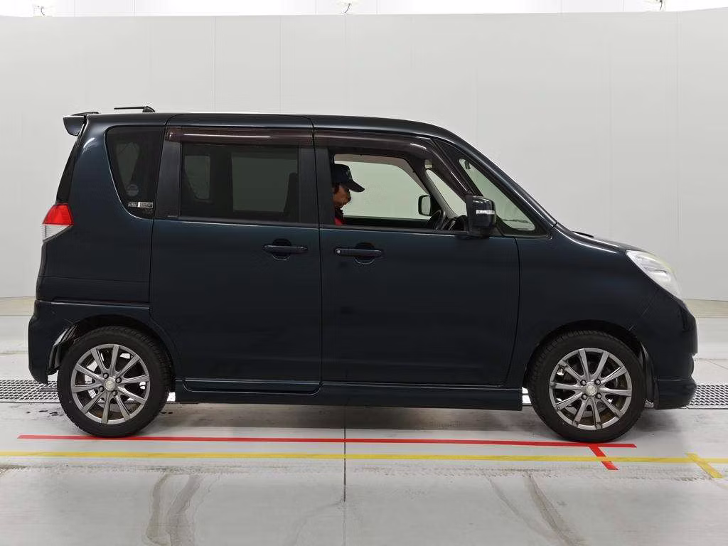 MITSUBISHI DELICA D:2