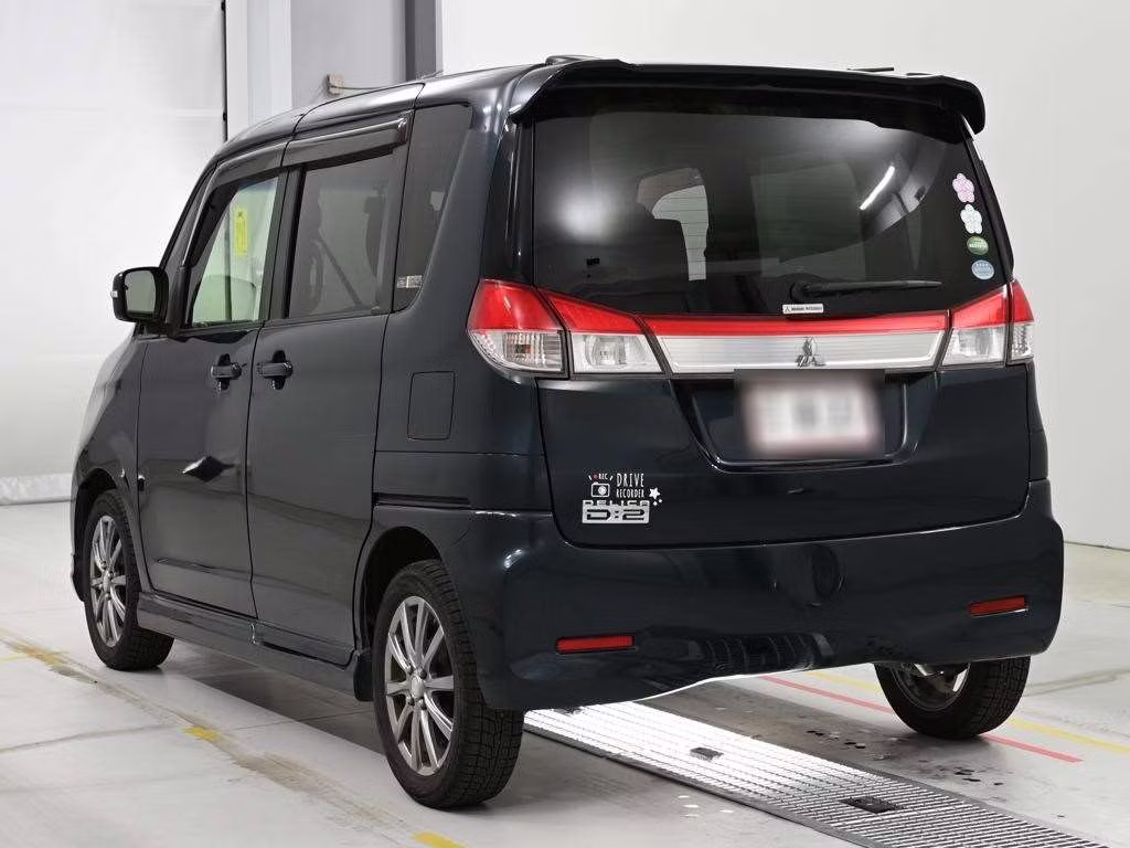 MITSUBISHI DELICA D:2