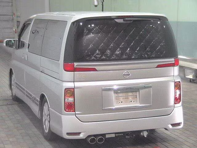 NISSAN ELGRAND