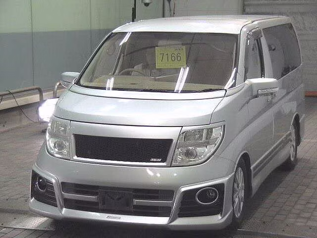 NISSAN ELGRAND