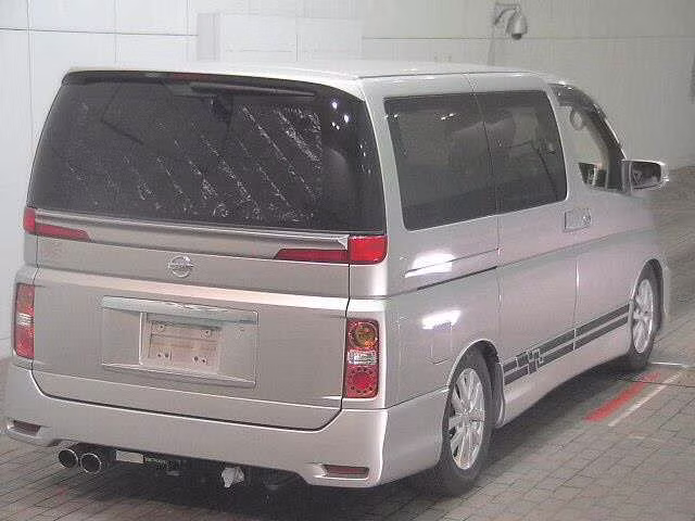 NISSAN ELGRAND