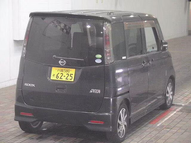 NISSAN ROOX