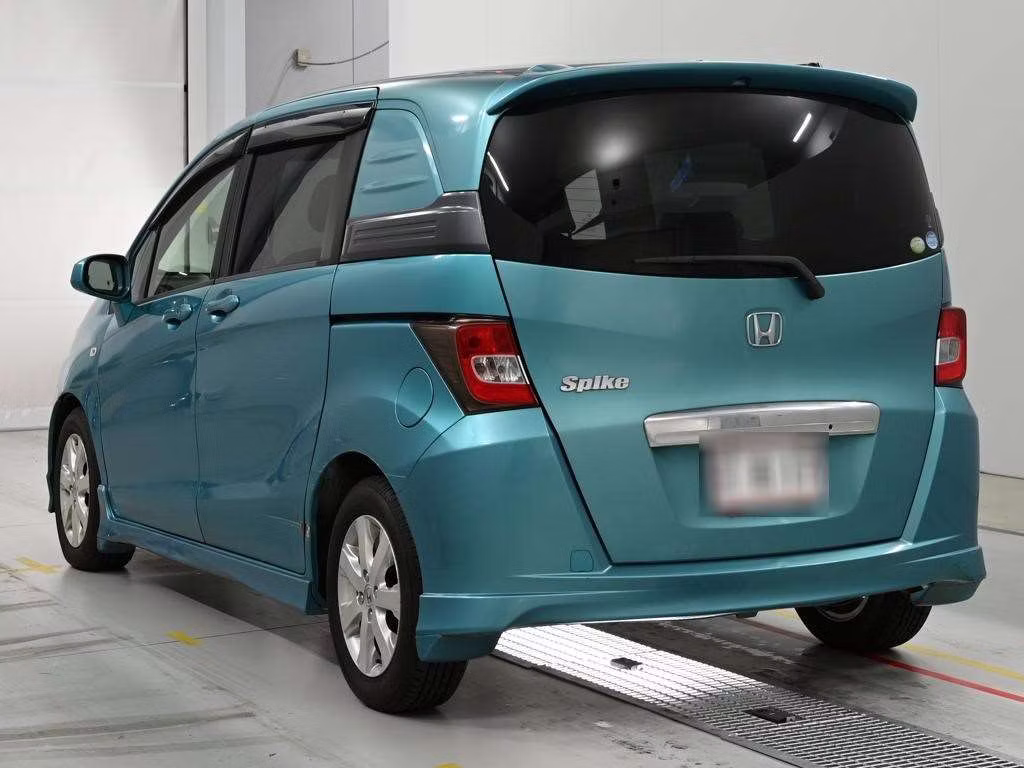 HONDA FREED SPIKE