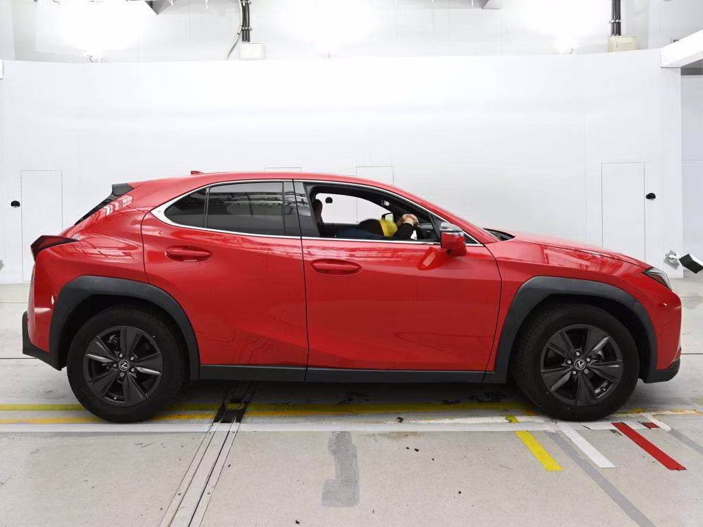 LEXUS UX200