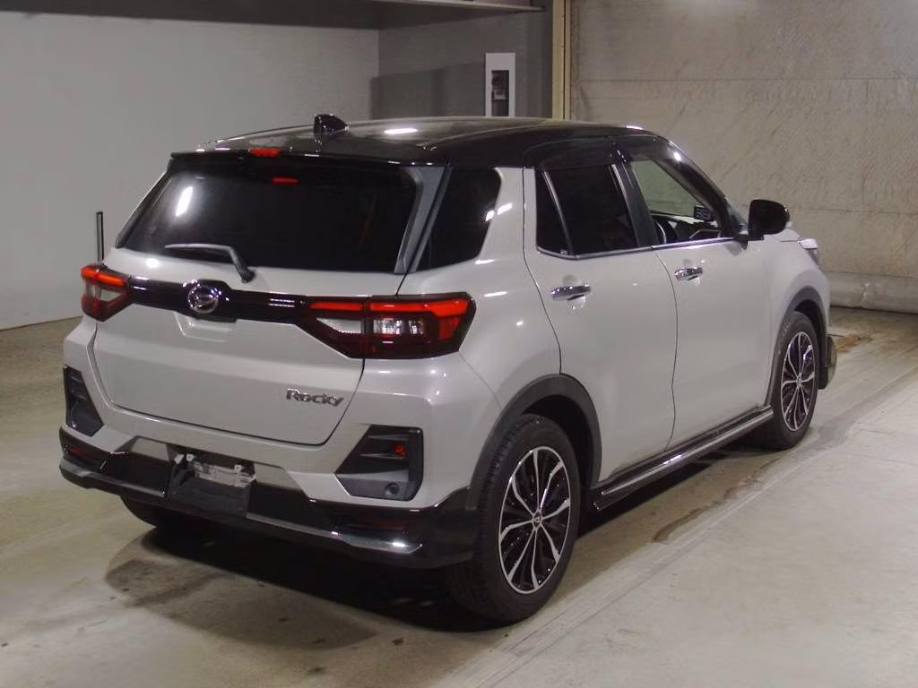 DAIHATSU ROCKY