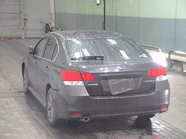 SUBARU LEGACY B4
