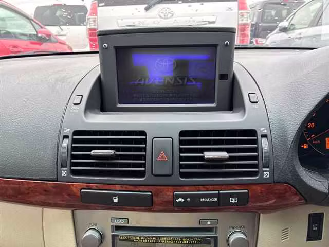 TOYOTA AVENSIS