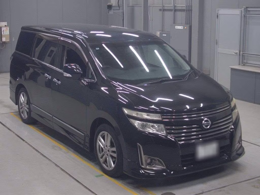 NISSAN ELGRAND
