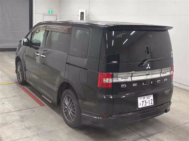 MITSUBISHI DELICA D:5