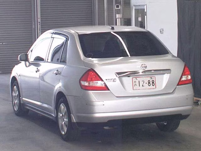 NISSAN TIIDA LATIO