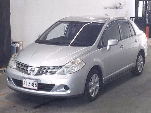 NISSAN TIIDA LATIO