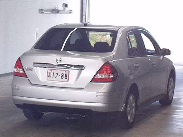 NISSAN TIIDA LATIO
