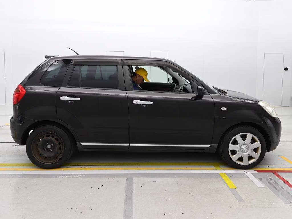 MAZDA VERISA