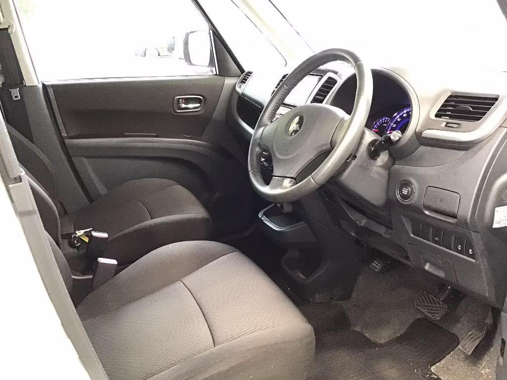 MITSUBISHI DELICA D:2